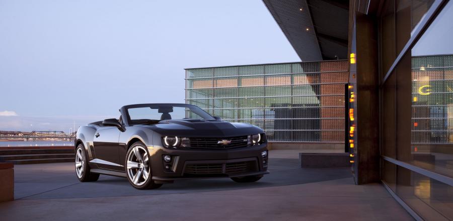 Chevrolet Camaro ZL1 Convertible 2013 года  (фото 19 из 26)